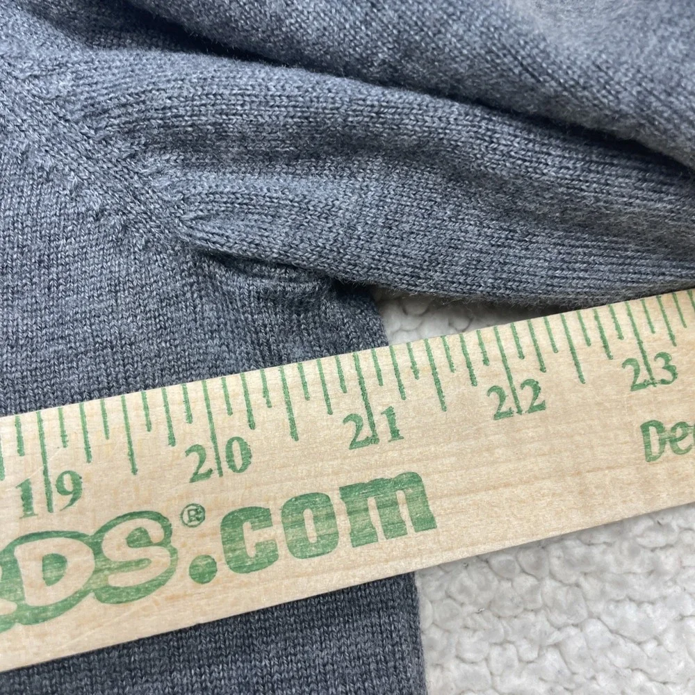 Jos A. Bank Sweater Men M Gray Traveler V-Neck 100% Merino Wool Pullover Classic